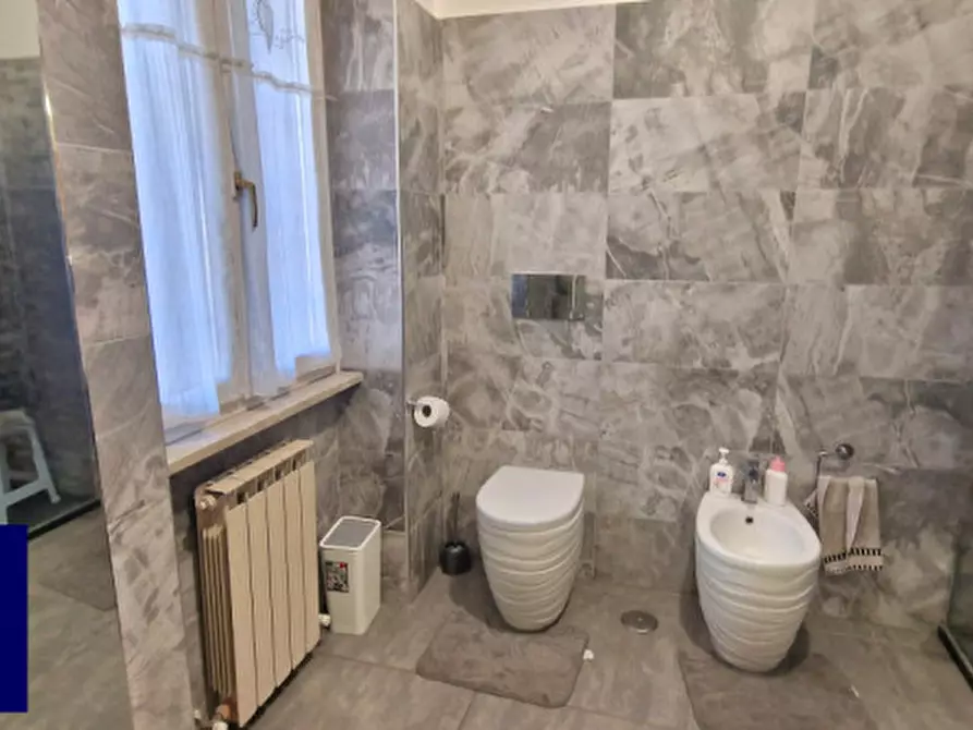 Immagine 2 di Appartamento in vendita  in Via Frondarola a Roma