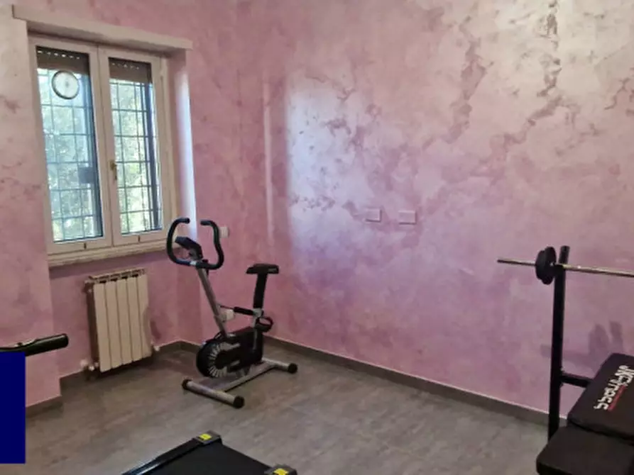 Immagine 6 di Appartamento in vendita  in Via Frondarola a Roma