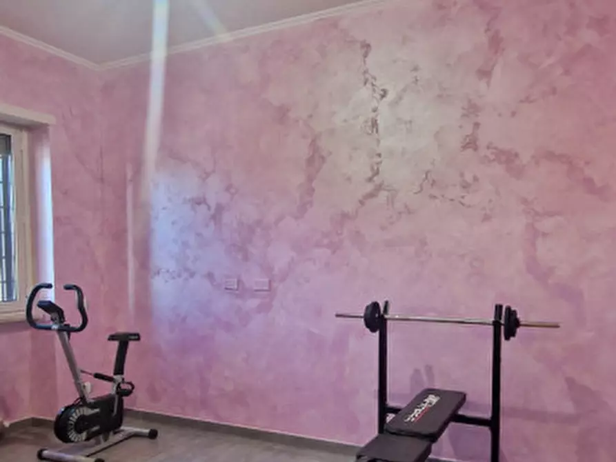 Immagine 8 di Appartamento in vendita  in Via Frondarola a Roma