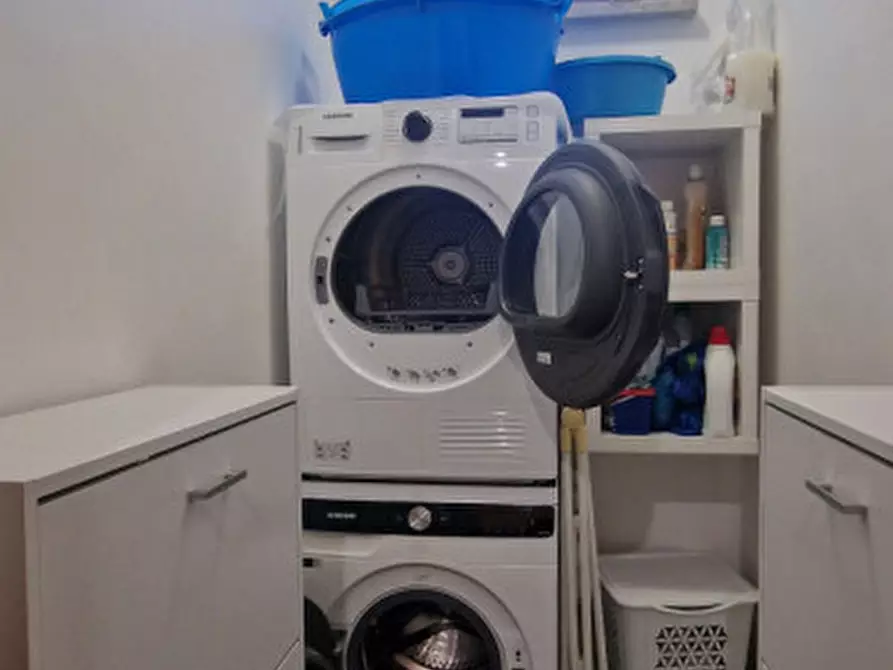 Immagine 30 di Appartamento in vendita  in Via Frondarola a Roma