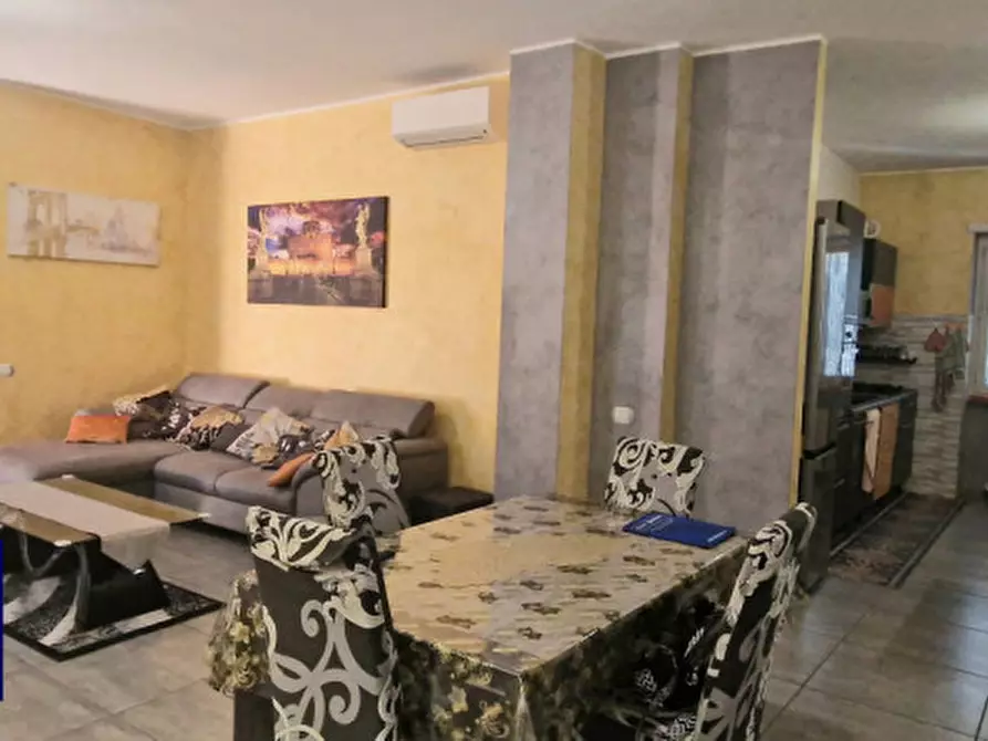 Immagine 32 di Appartamento in vendita  in Via Frondarola a Roma