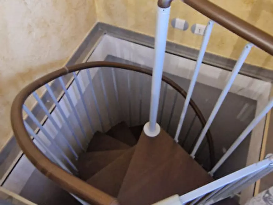 Immagine 36 di Appartamento in vendita  in Via Frondarola a Roma