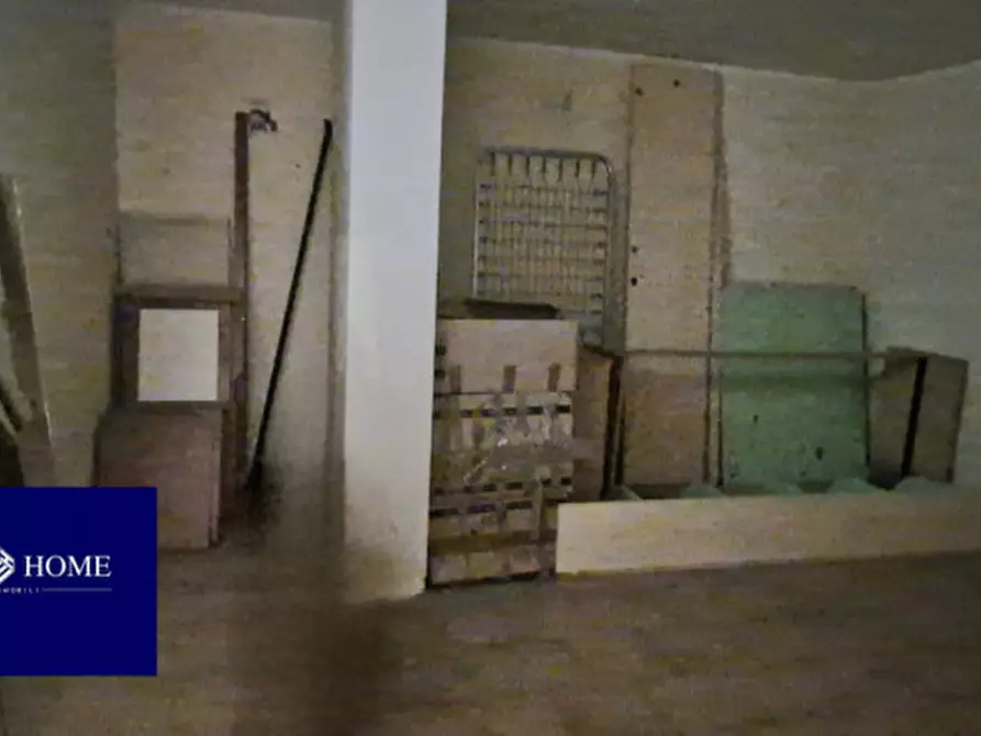 Immagine 40 di Appartamento in vendita  in Via Frondarola a Roma