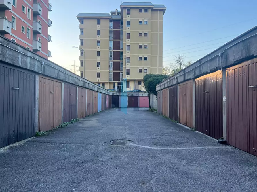 Immagine 1 di Garage in vendita  in Via Tangenziale Ovest Tronco Primo a Brescia