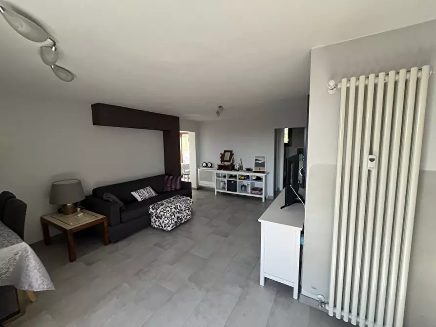 Immagine 4 di Appartamento in vendita  in Via Savignone a Roma