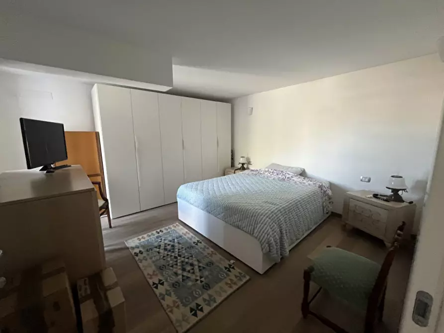 Immagine 6 di Appartamento in vendita  in Via Savignone a Roma