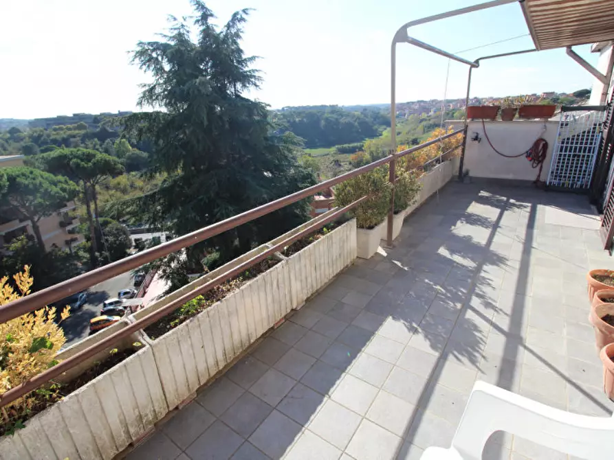 Immagine 14 di Appartamento in vendita  in Via Savignone a Roma