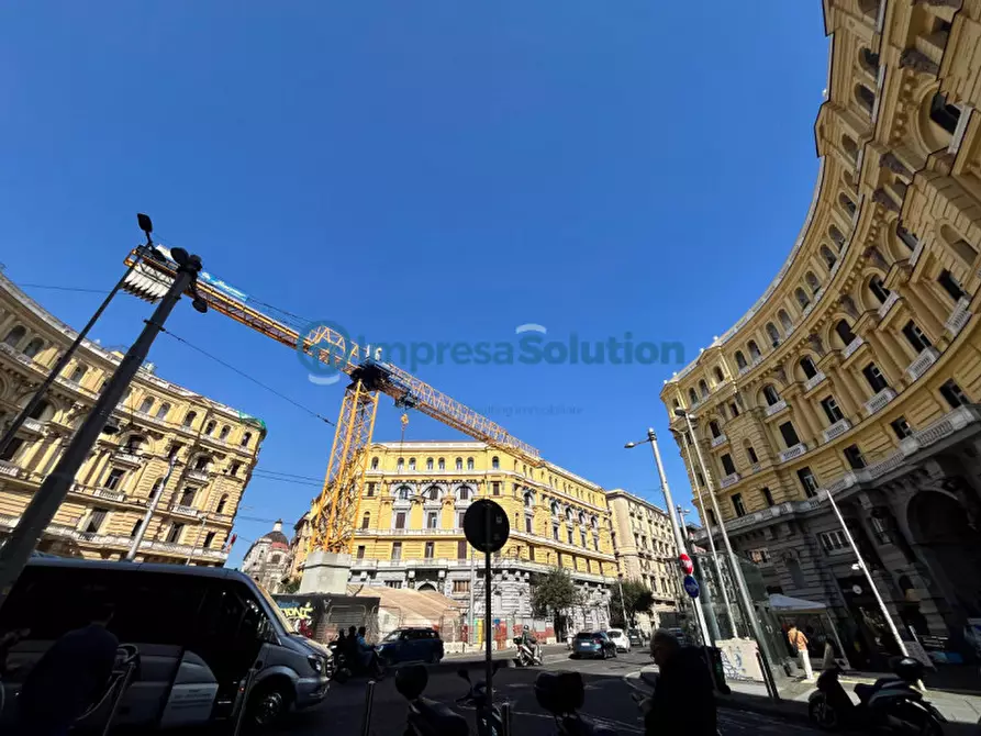 Immagine 4 di Negozio in affitto  in Piazza Nicola Amore a Napoli