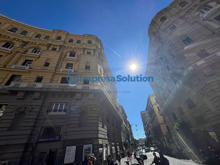 Immagine 9 di Negozio in affitto  in Piazza Nicola Amore a Napoli