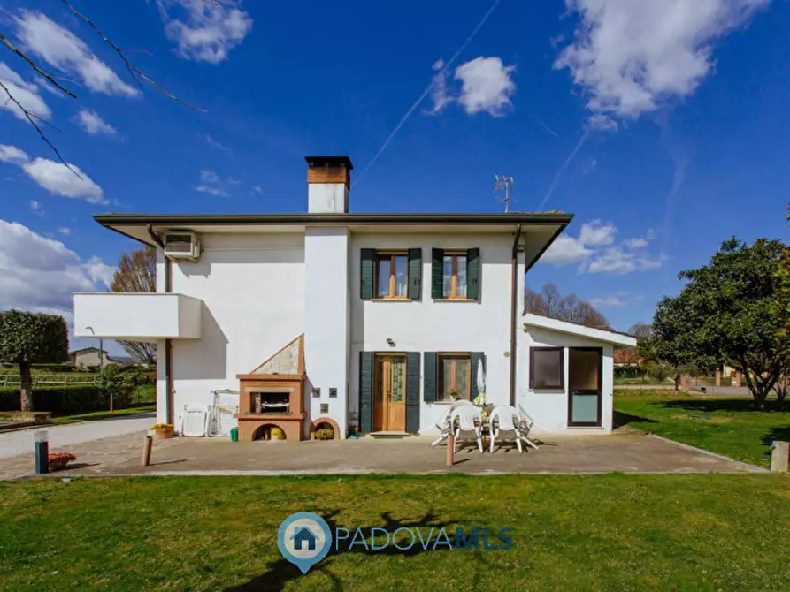 Immagine 1 di Casa indipendente in vendita  in Via Cornoledo a Pernumia