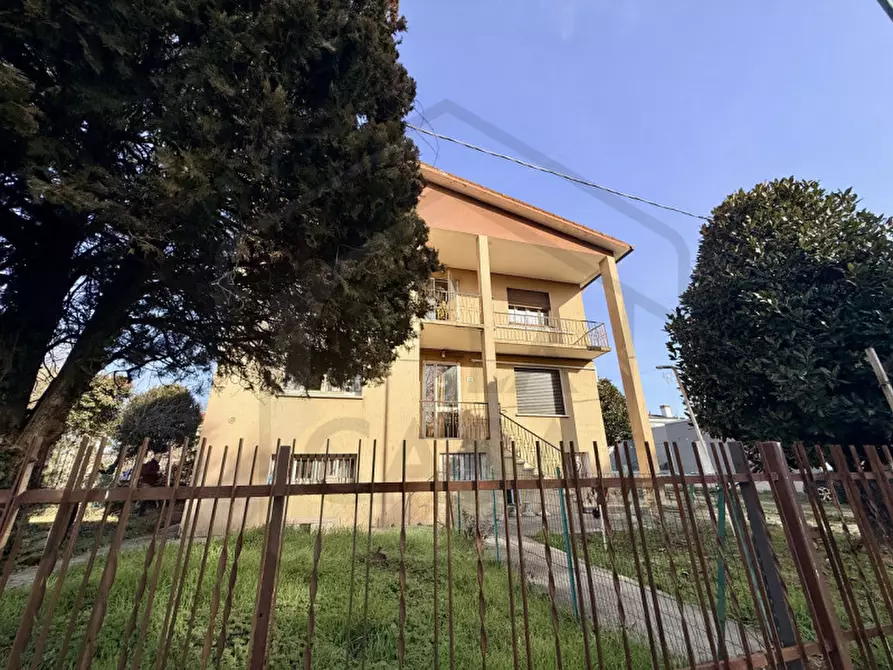 Immagine 1 di Casa bifamiliare in vendita  in Via dei Salici a Abano Terme