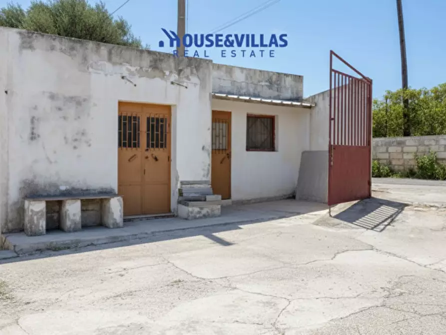 Immagine 1 di Villa in vendita  in Traversa Prima di Via Piccio a Avola