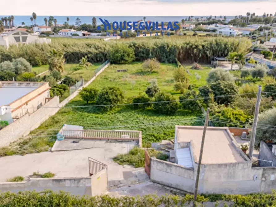 Immagine 4 di Villa in vendita  in Traversa Prima di Via Piccio a Avola