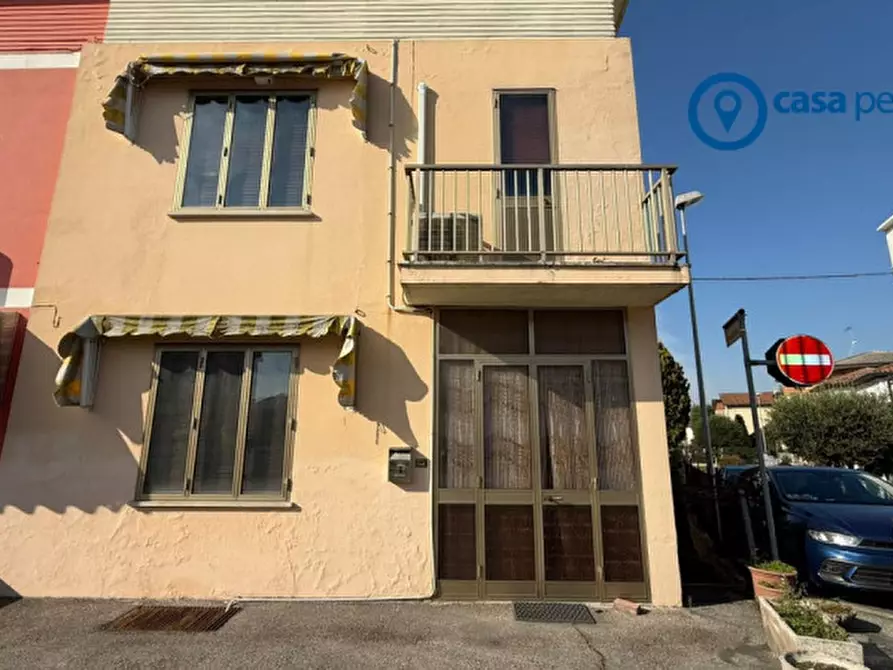 Immagine 1 di Villetta a schiera in vendita  in Via Vittorio Veneto a Rovigo