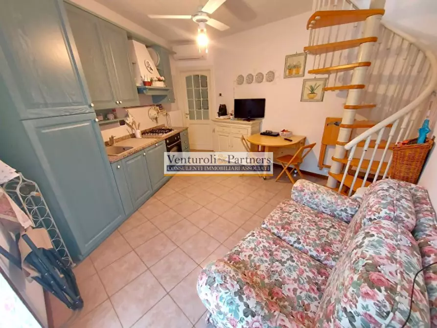 Immagine 2 di Appartamento in vendita  in Via Don Angelo Merici a Manerba Del Garda