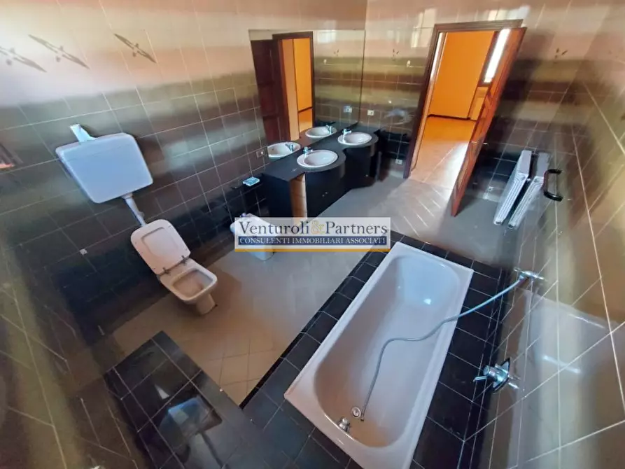 Immagine 17 di Villa in vendita  in via indipendenza a Brescia