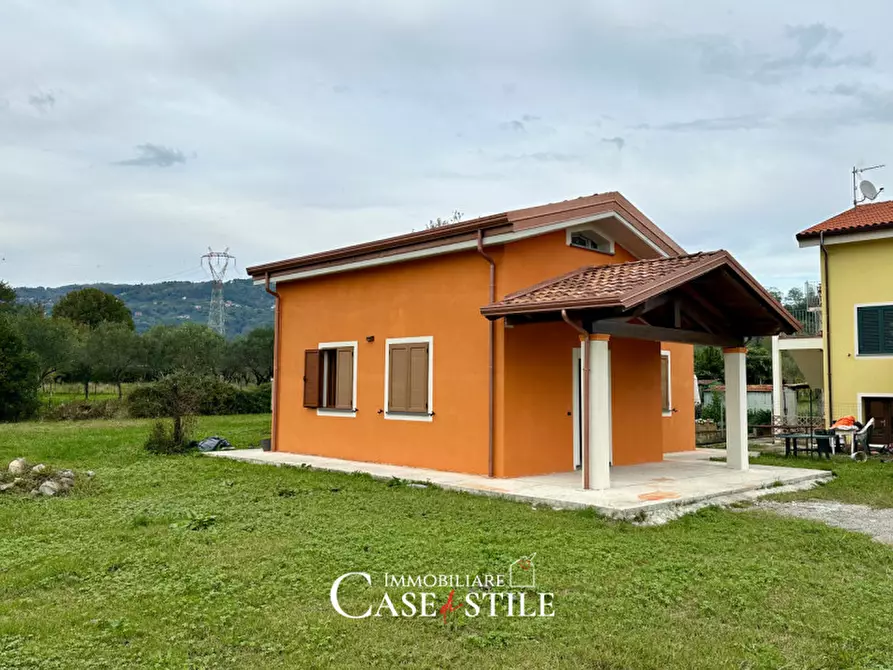 Immagine 1 di Villa in vendita  in Via 27 Gennaio a Santo Stefano Di Magra