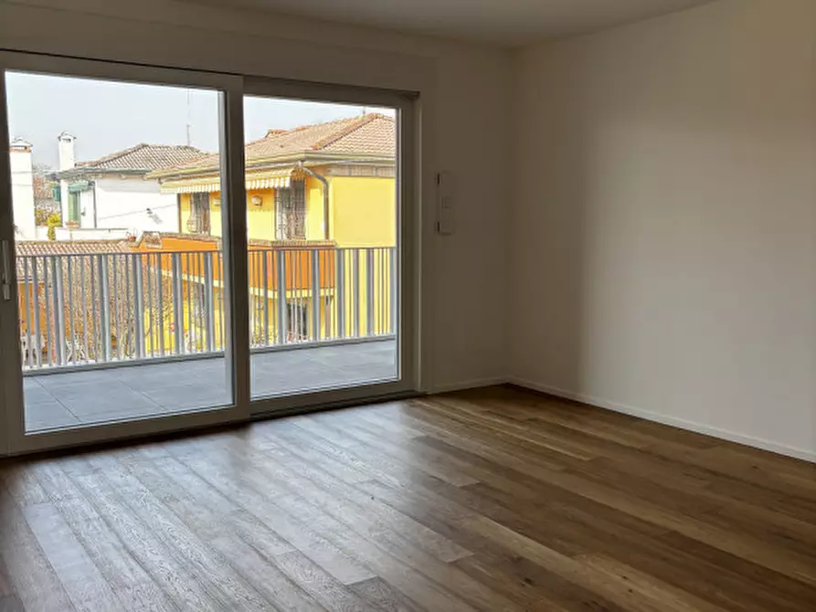 Immagine 2 di Appartamento in vendita  in comino a Padova