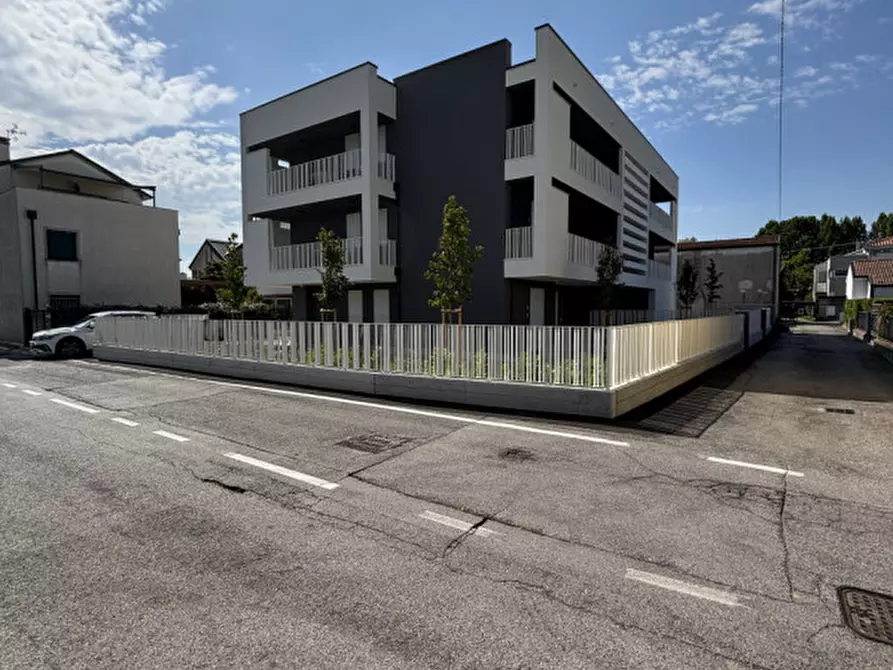 Immagine 10 di Appartamento in vendita  in comino a Padova