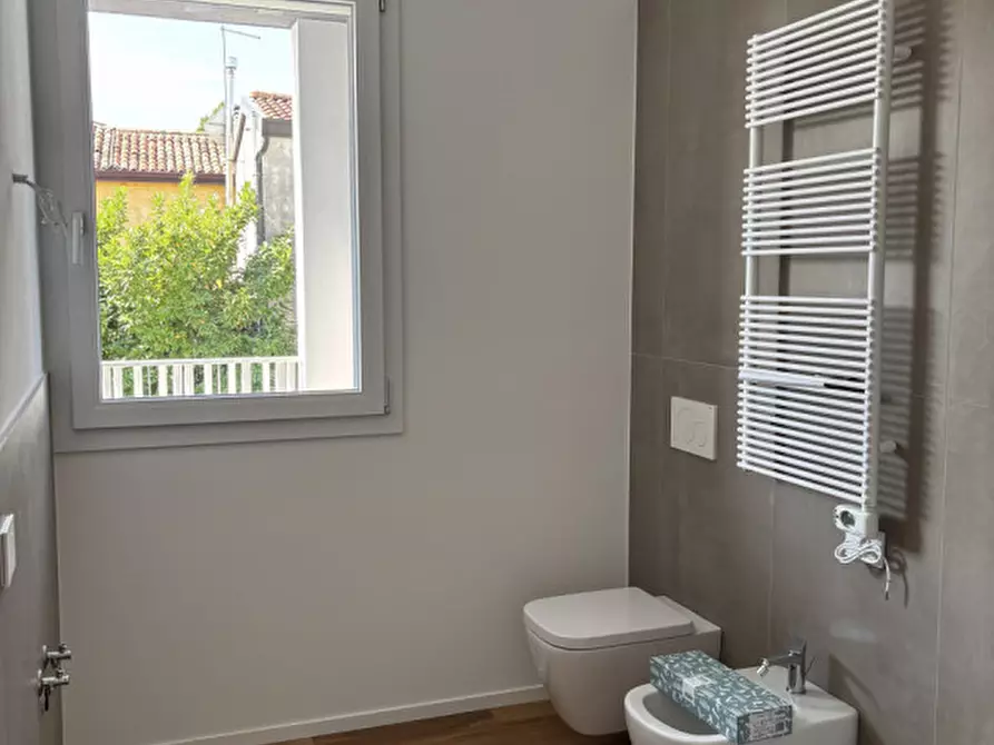 Immagine 15 di Appartamento in vendita  in comino a Padova