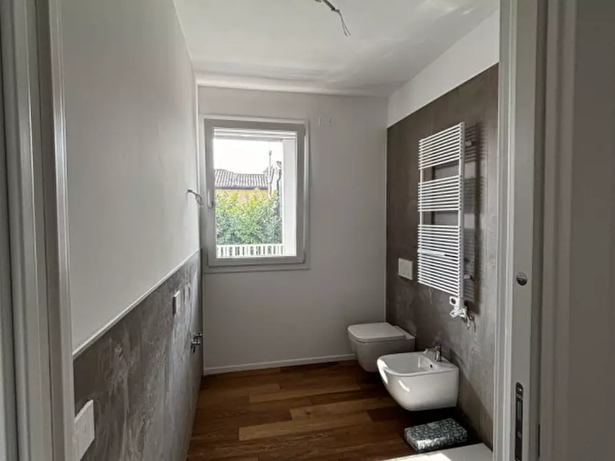 Immagine 31 di Appartamento in vendita  in comino a Padova