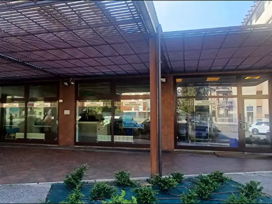 Immagine 1 di Negozio in vendita  in Via Luigi Galvani 7 a Verona