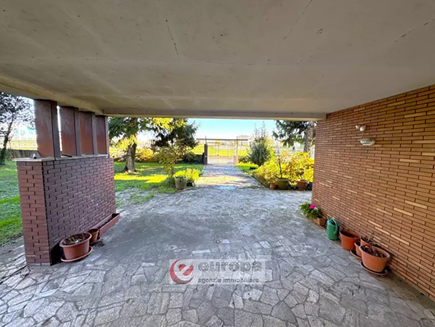 Immagine 12 di Casa indipendente in vendita  in VIA DE AMICIS a Montecchio Maggiore