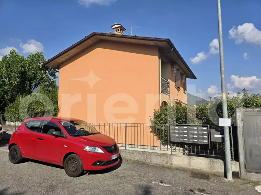 Immagine 21 di Appartamento in vendita  in Via Trento a Collebeato