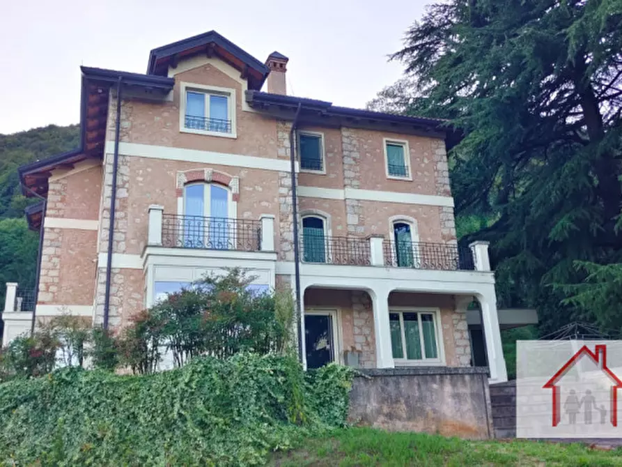 Immagine 1 di Villa in vendita  in Via Alessandro Rossi a Piovene Rocchette
