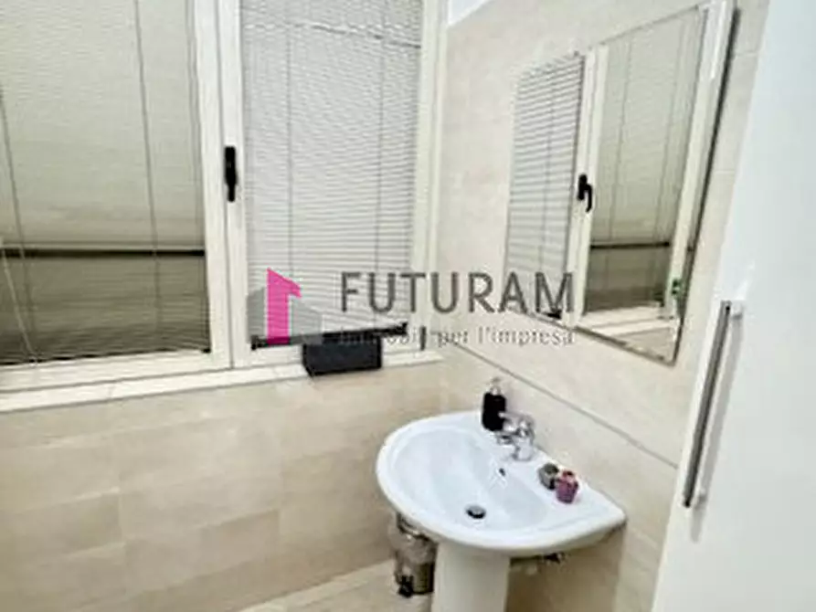 Immagine 15 di Ufficio in affitto  in Via Beato Pellegrino a Padova