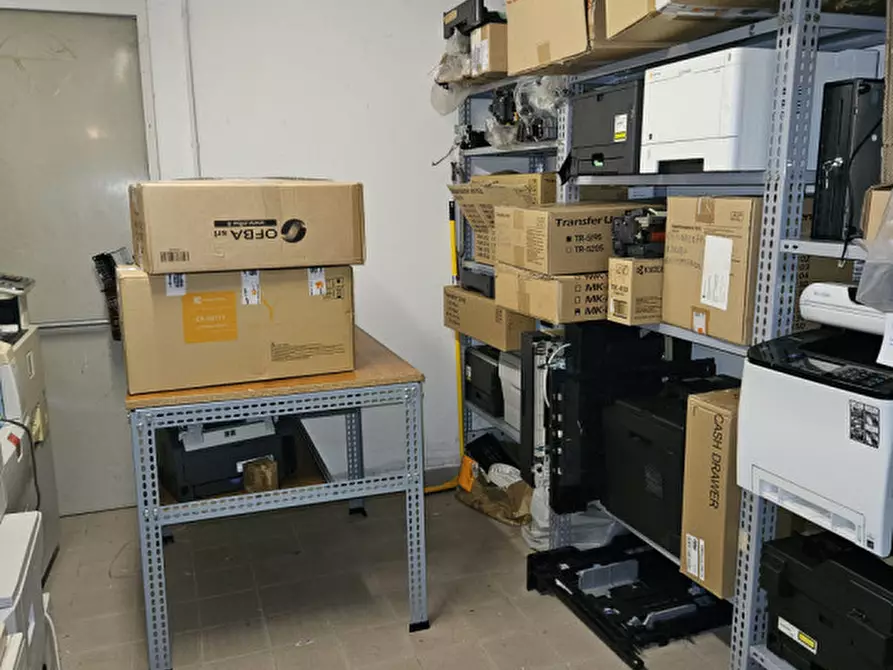 Immagine 2 di Negozio in vendita  a Noventa Vicentina