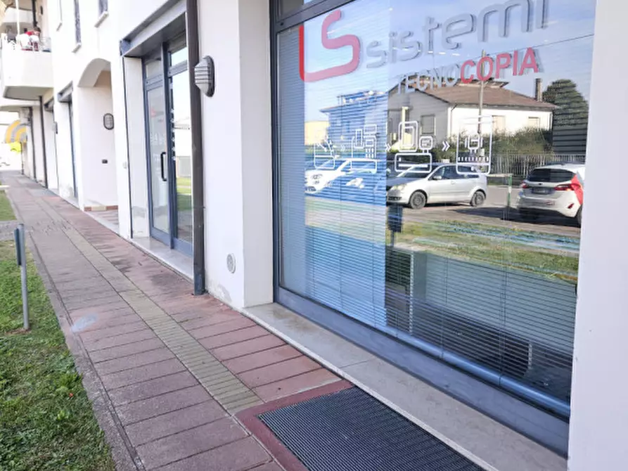 Immagine 4 di Negozio in vendita  a Noventa Vicentina