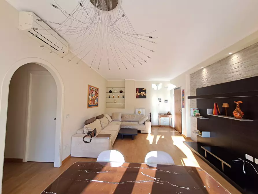 Immagine 4 di Appartamento in vendita  a Passignano Sul Trasimeno