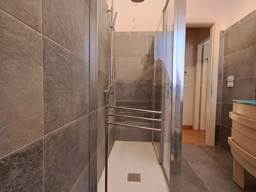 Immagine 13 di Appartamento in vendita  a Passignano Sul Trasimeno