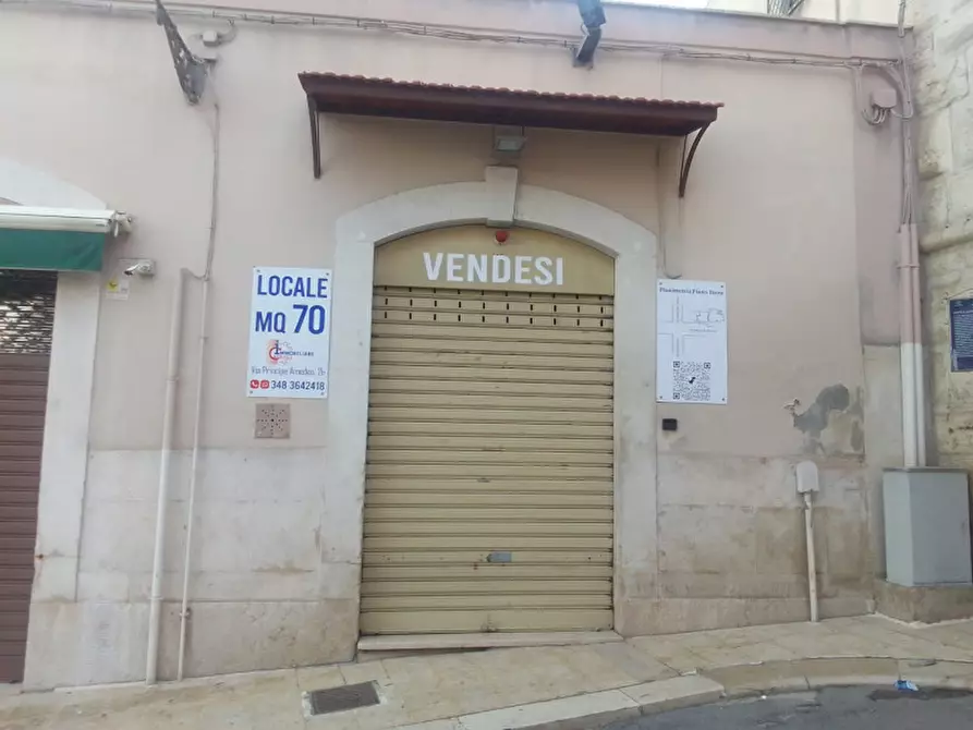 Immagine 1 di Negozio in vendita  in Via Federico II di Svevia, 85 a Andria