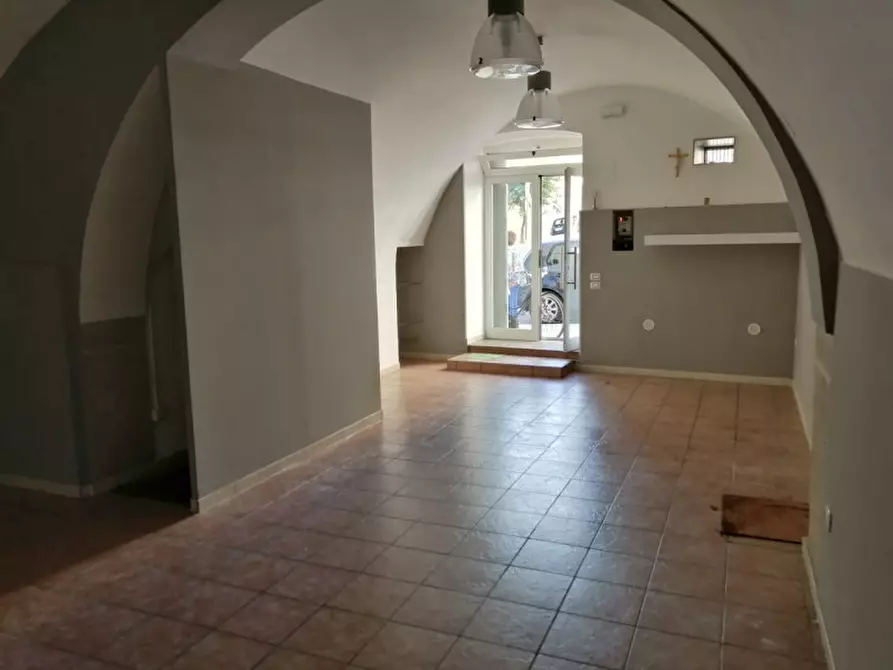 Immagine 1 di Negozio in vendita  in PIAZZA RUGGERO VII, 11 a Andria