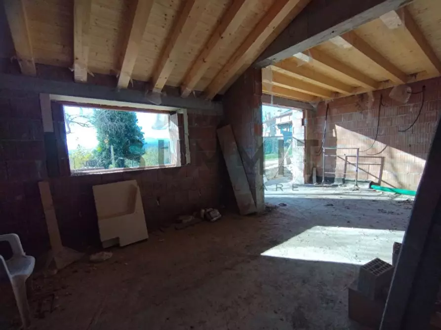 Immagine 4 di Villa in vendita  a Schio