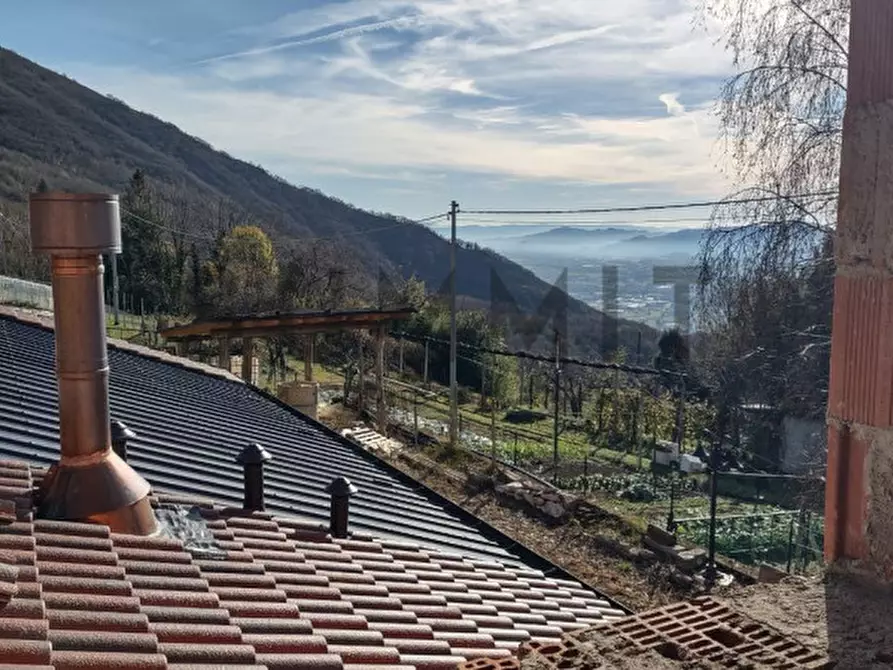 Immagine 22 di Villa in vendita  a Schio