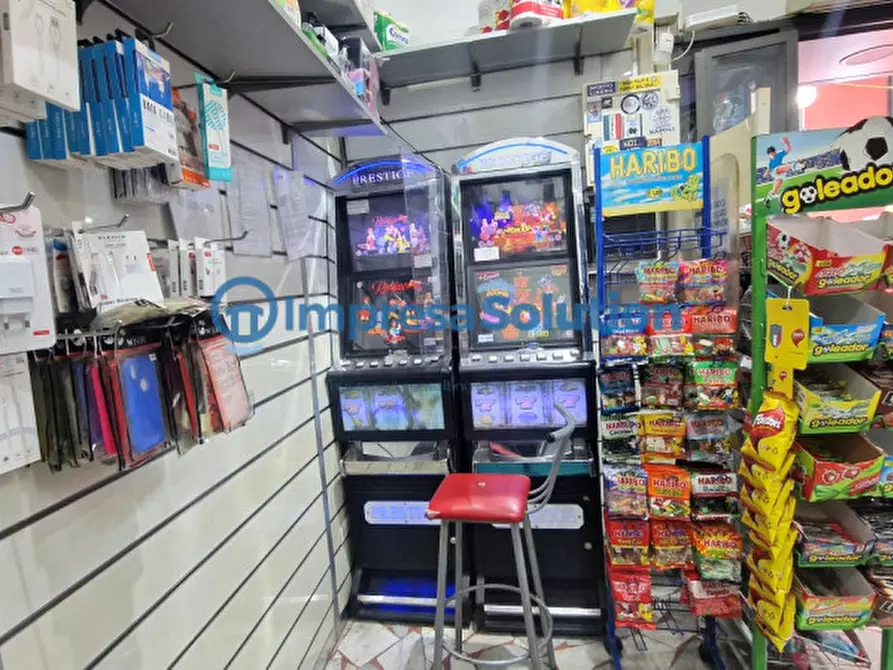 Immagine 12 di Attività commerciale in vendita  in Via San Mattia a Napoli