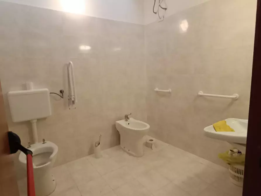 Immagine 8 di Negozio in vendita  in VIA GABRIELE D'ANNUNZIO, 20 a Andria