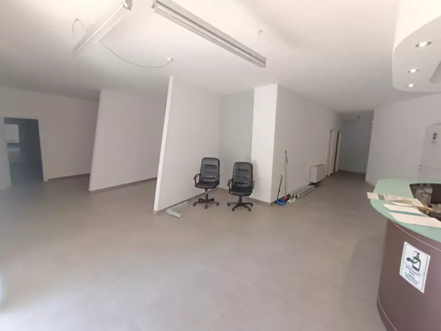 Immagine 3 di Negozio in vendita  in VIA CORATO, 202 a Andria