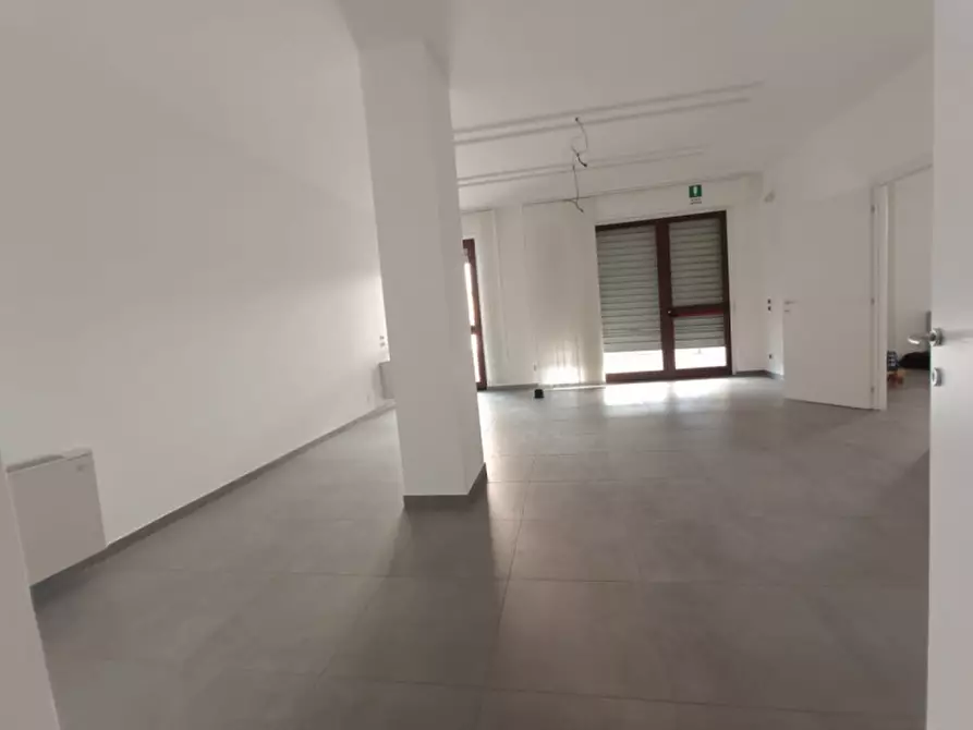 Immagine 16 di Negozio in vendita  in VIA CORATO, 202 a Andria