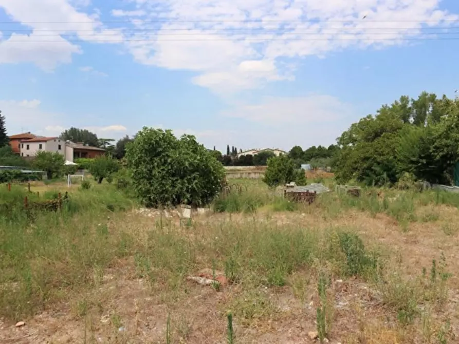 Immagine 1 di Terreno in vendita  in Via Eugenio Montale, N. snc a Torgiano