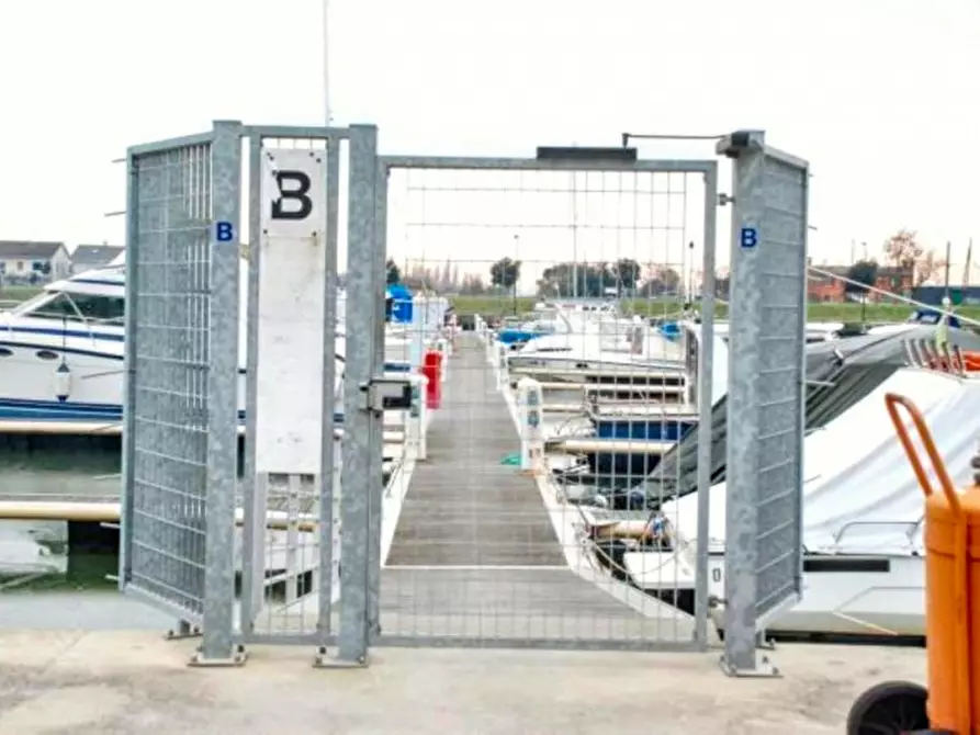 Immagine 4 di Posto auto in vendita  in Marina di Porto Reno, 48123 Ravenna RA, Italia a Ravenna
