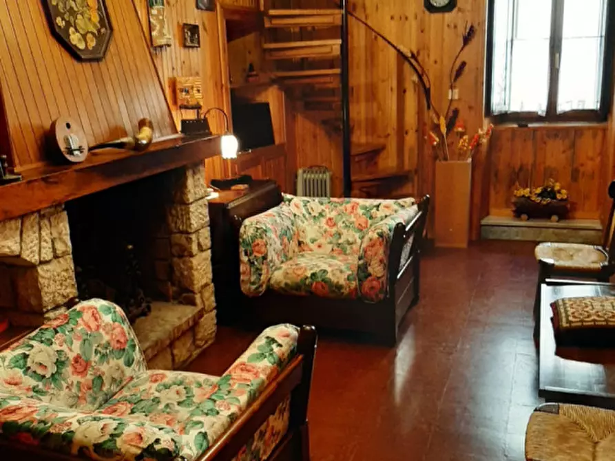 Immagine 2 di Appartamento in vendita  in centro storico di Barrea a Barrea