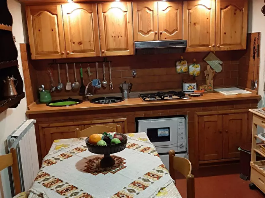 Immagine 3 di Appartamento in vendita  in centro storico di Barrea a Barrea