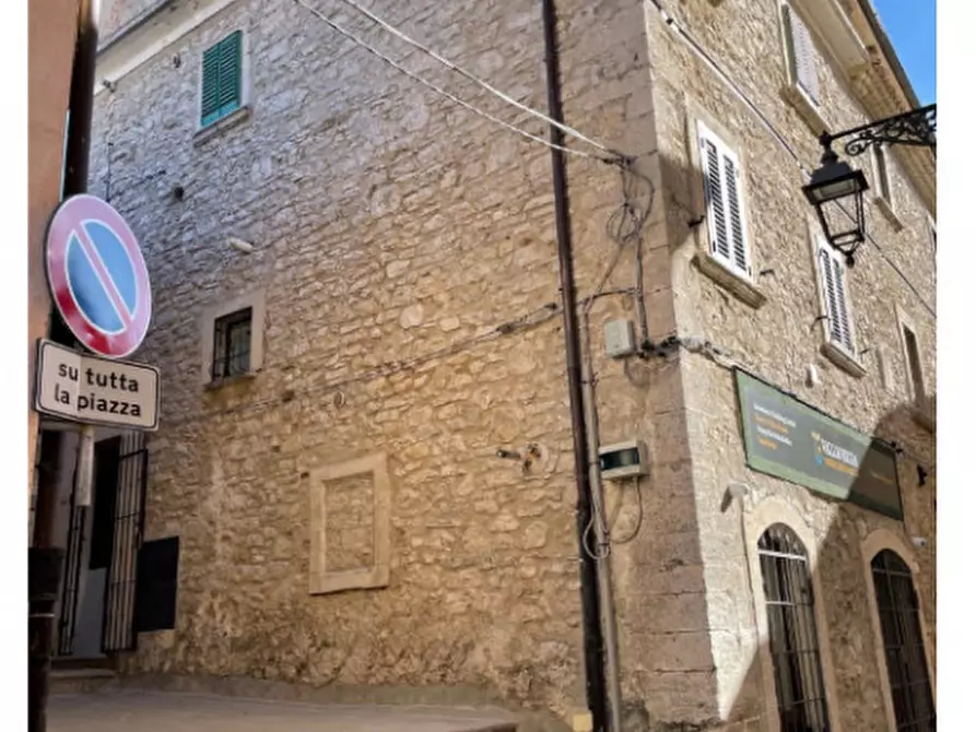 Immagine 1 di Appartamento in vendita  in centro storico di Barrea a Barrea