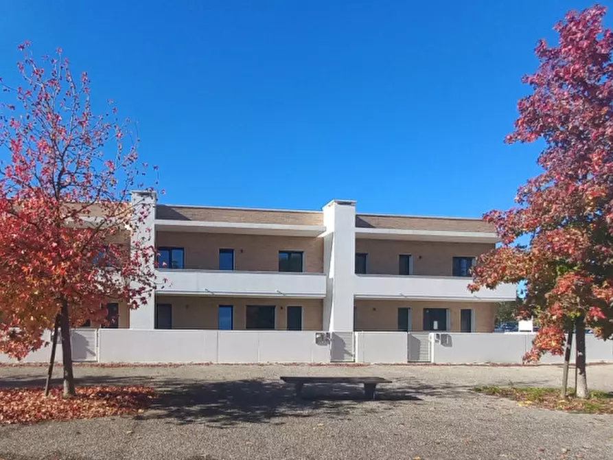 Immagine 2 di Villetta a schiera in vendita  in Piazza Elsa Morante a Ravenna