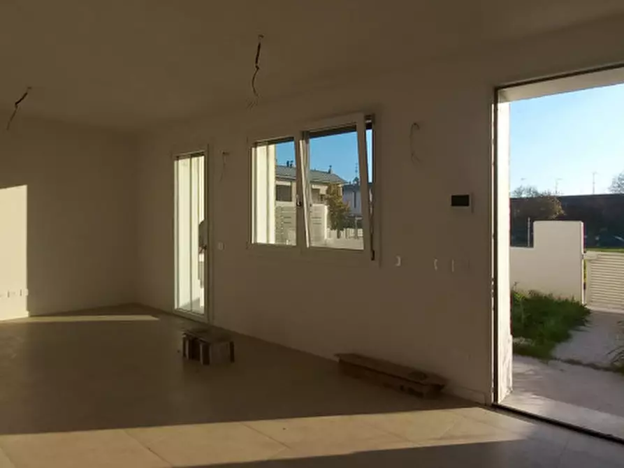 Immagine 13 di Villetta a schiera in vendita  in Piazza Elsa Morante a Ravenna