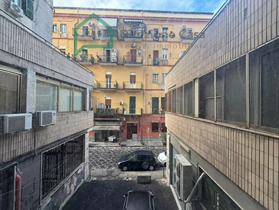 Immagine 4 di Negozio in affitto  in Vico Tutti i Santi a Napoli